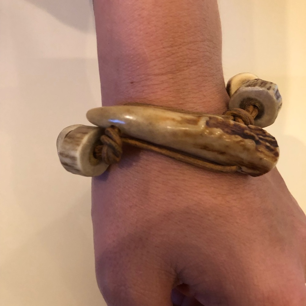 ♦️NATURALLY SHED ANTLER VINTAGE BRACELET♦️ - Picture 9 of 11